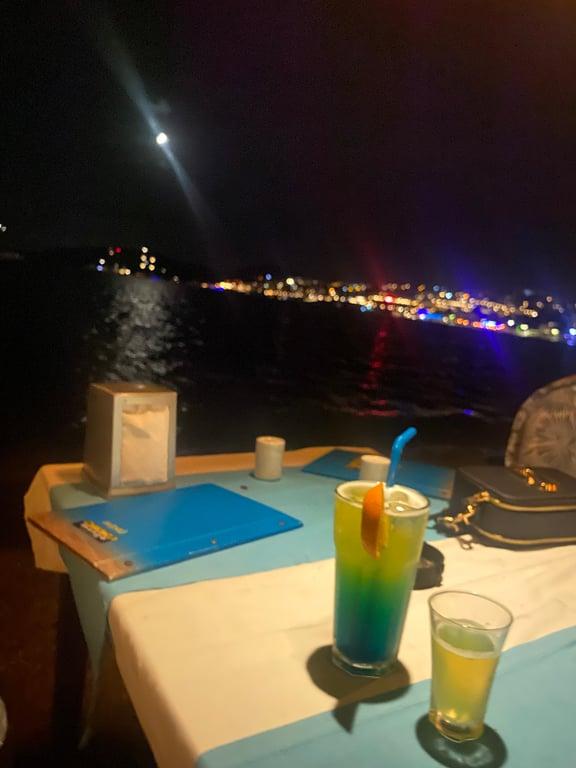 Mango Beach Bar