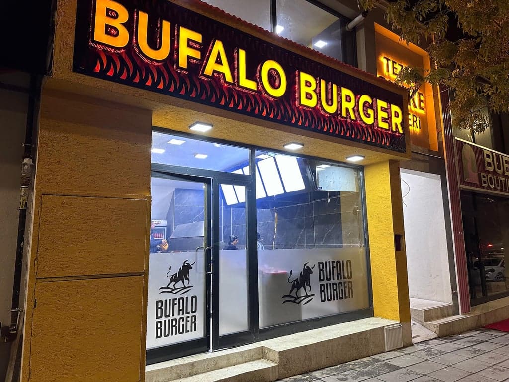 Bufalo burger van fotoğraf 1