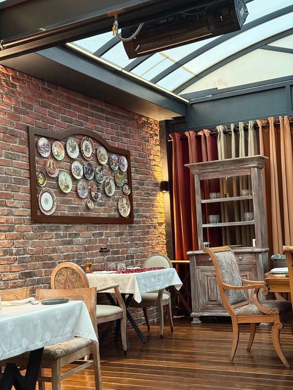 Tola Restaurant fotoğraf 3