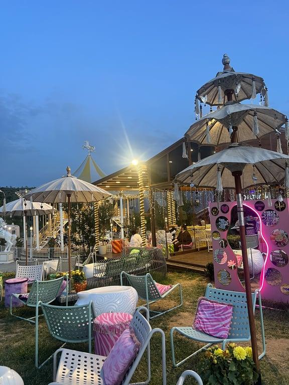 Carousel Cafe fotoğraf 5