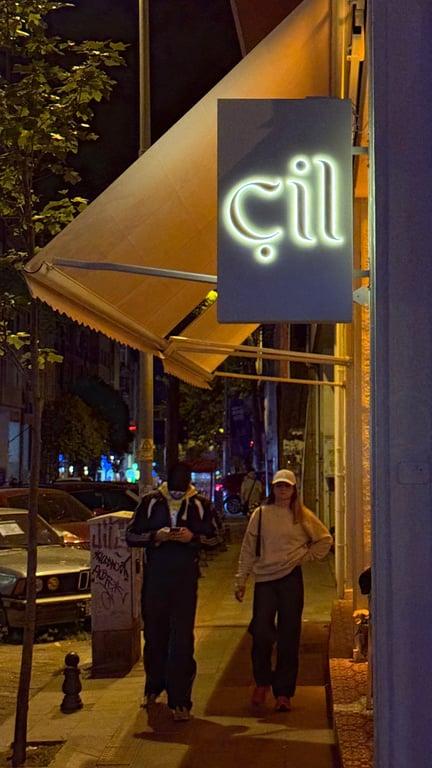 Çil