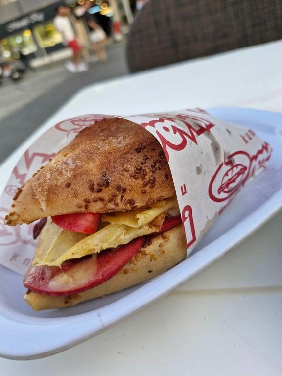 Kumrucu Şevki Çeşme Merkez-Cafe-Cafeterya-Fast Food-Çeşme Kumrucu fotoğraf 3