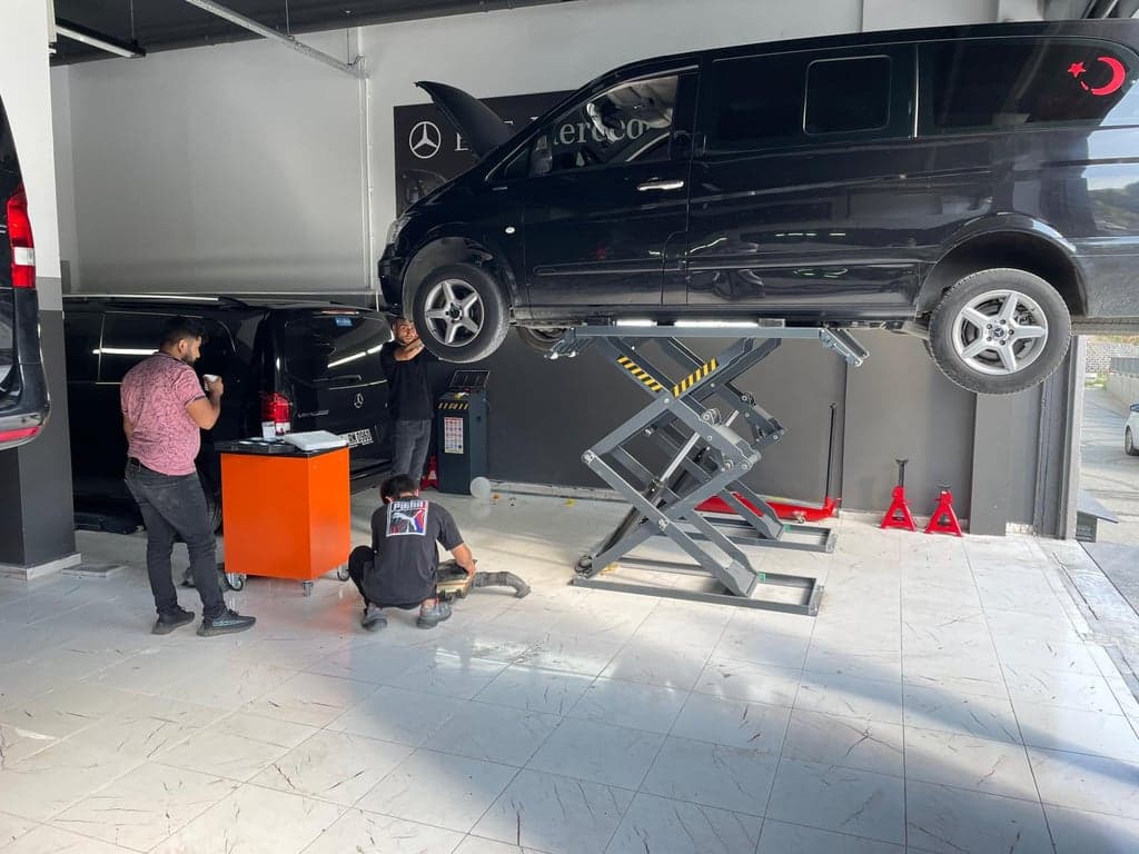 EGE-Mercedes-Benz fotoğraf 2