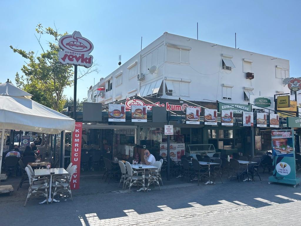 Kumrucu Şevki Çeşme Merkez-Cafe-Cafeterya-Fast Food-Çeşme Kumrucu fotoğraf 4