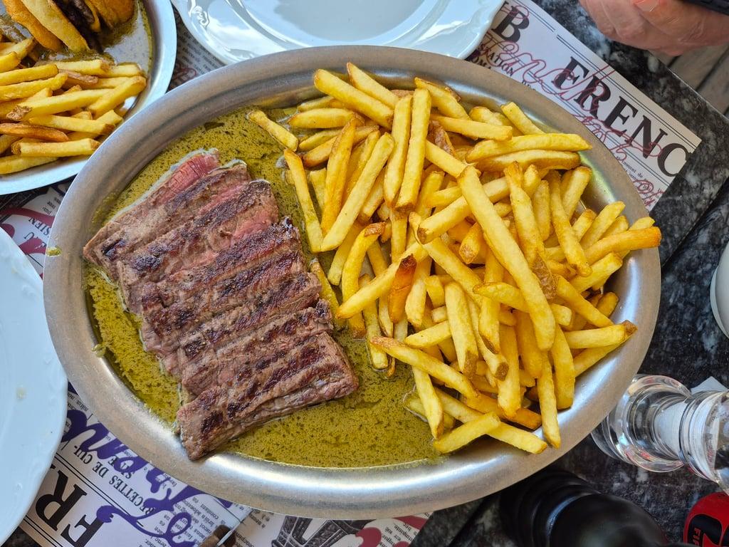 French Club fotoğraf 3