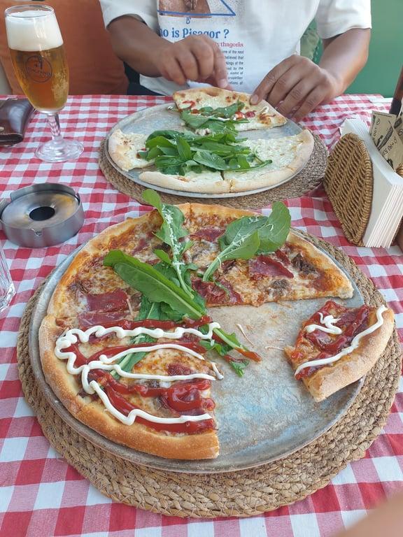 Hangout Pizza & Burger fotoğraf 4