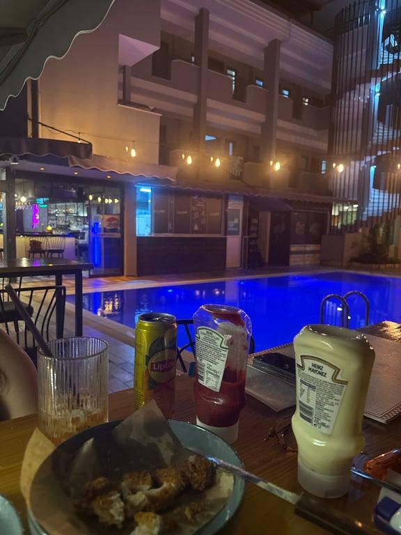 Hangout Pizza & Burger fotoğraf 5