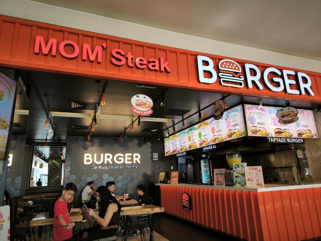 Mom Steak Burger Van Avm