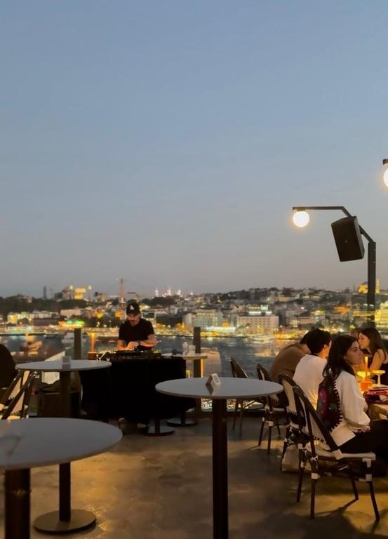 Opaque Rooftop Bar Karaköy fotoğraf 5