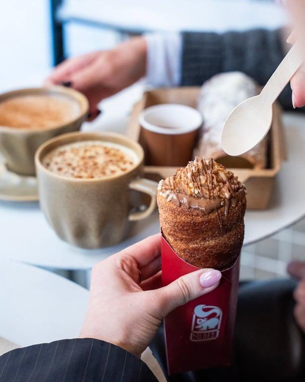 Swivel Cafe & Bakery fotoğraf 6