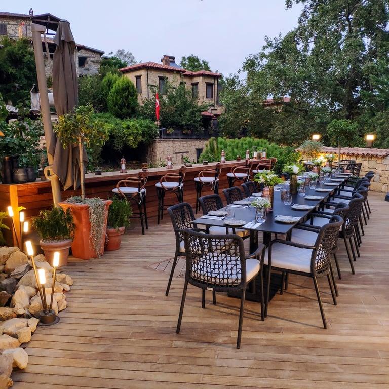 Trattoria Leo Restaurant (12+)