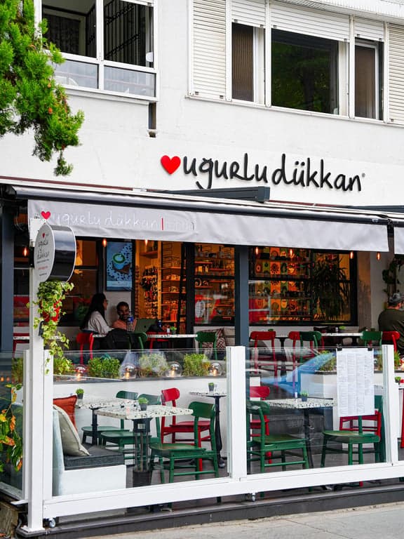 Uğurlu Dükkan Moda