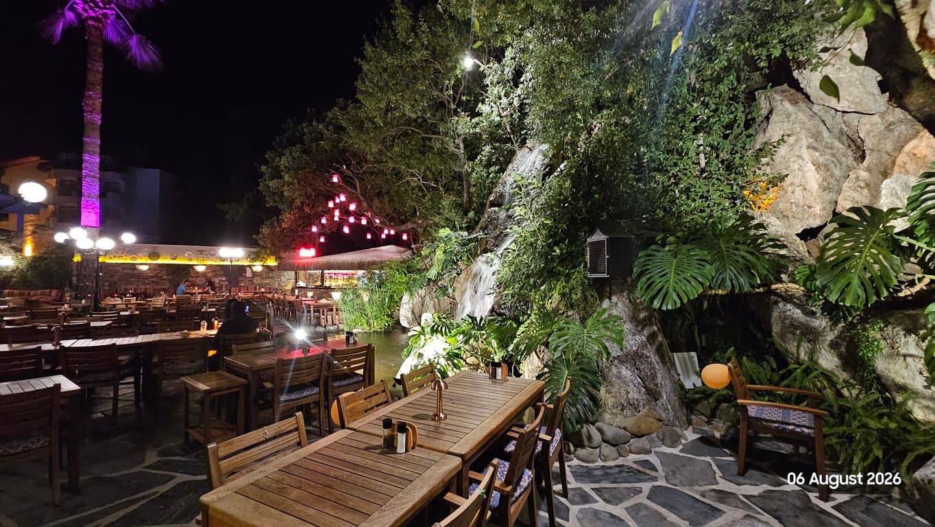 Waterfall Restaurant fotoğraf 15