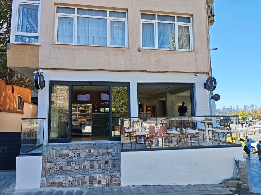 Zaura Coffee & Roastery
