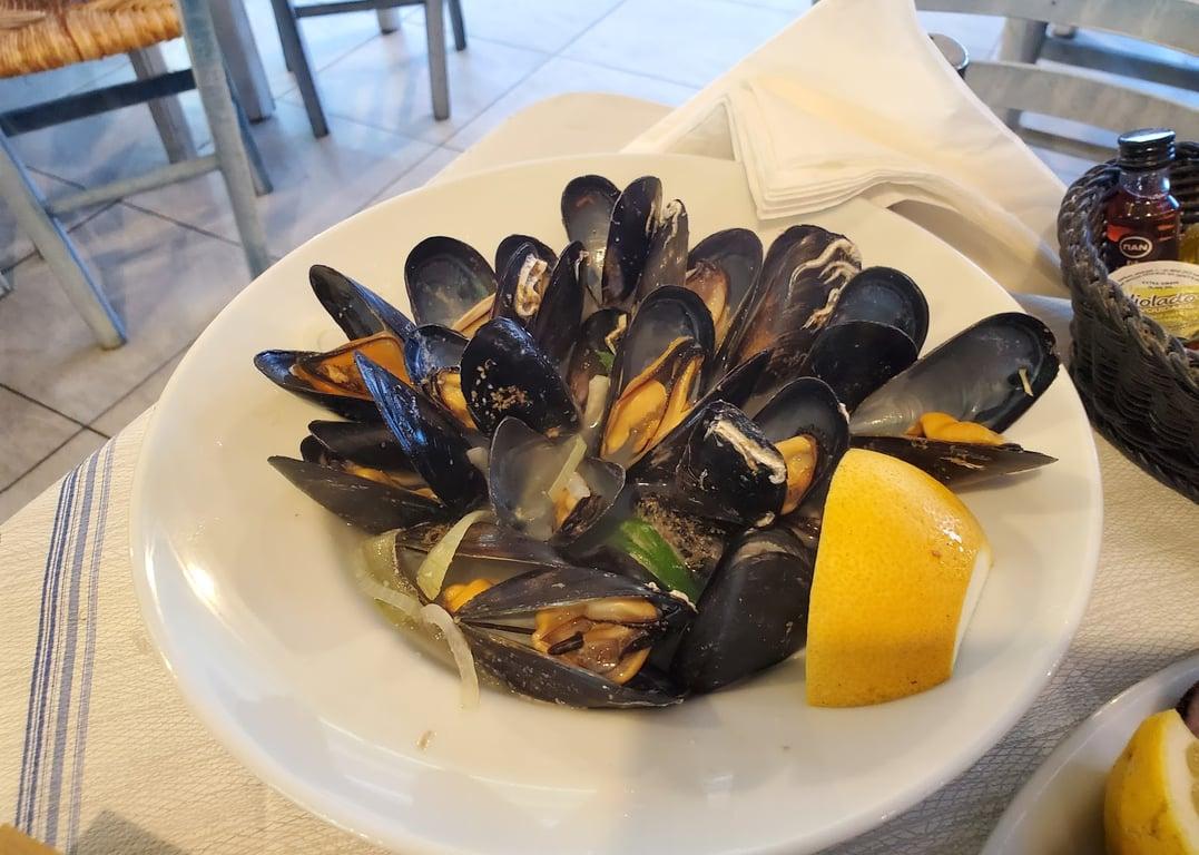 Manias fish tavern fotoğraf 6