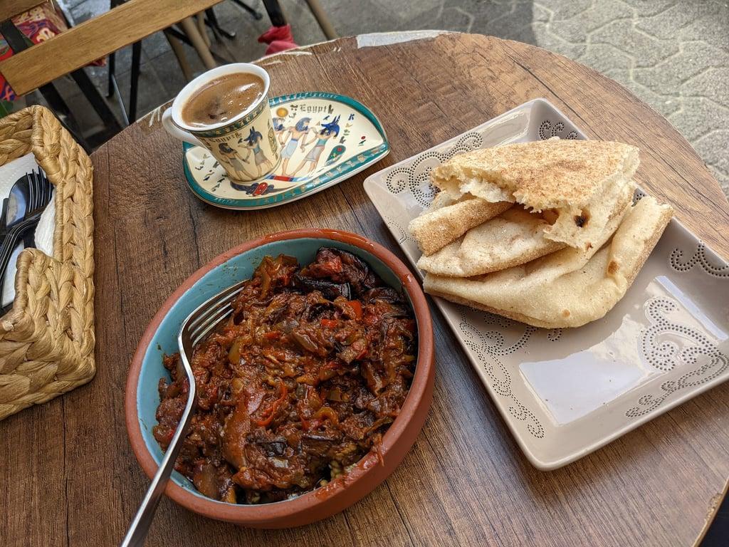 KEM KÜM Egyptian Vegan Restaurant Moda Kadıköy Istanbul fotoğraf 8