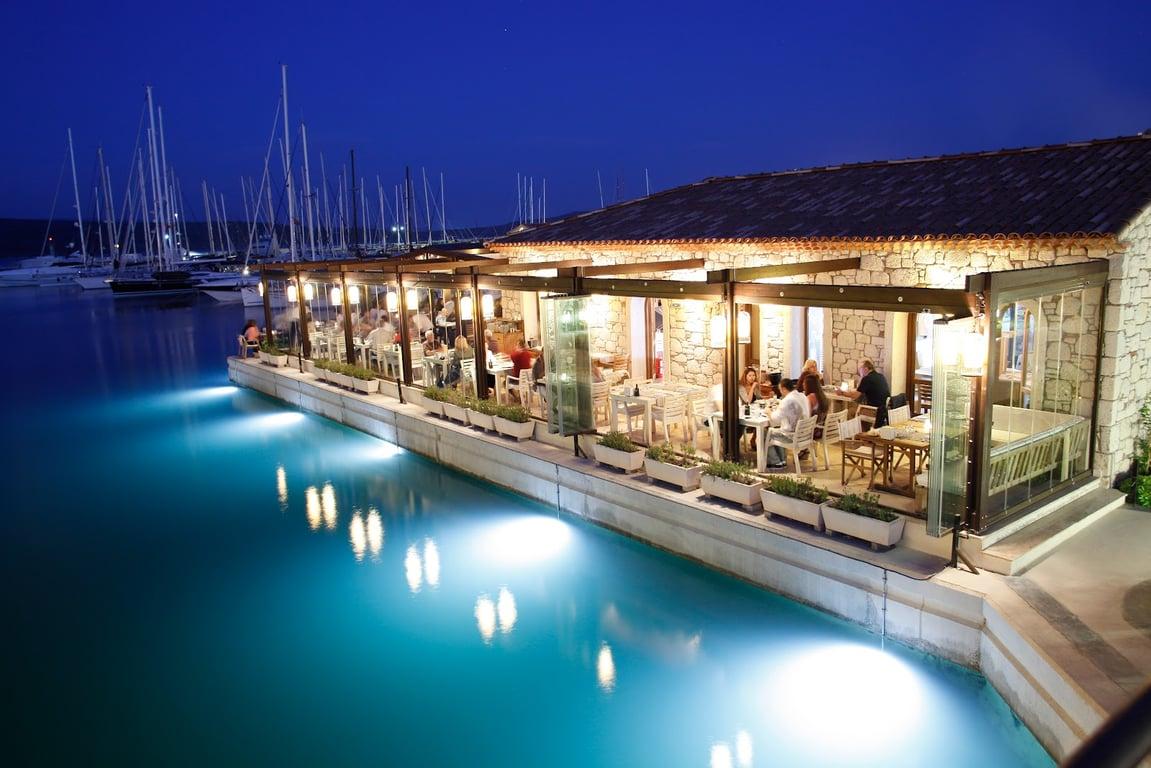 Ferdi Baba Restaurant - MarinAlaçatı fotoğraf 3