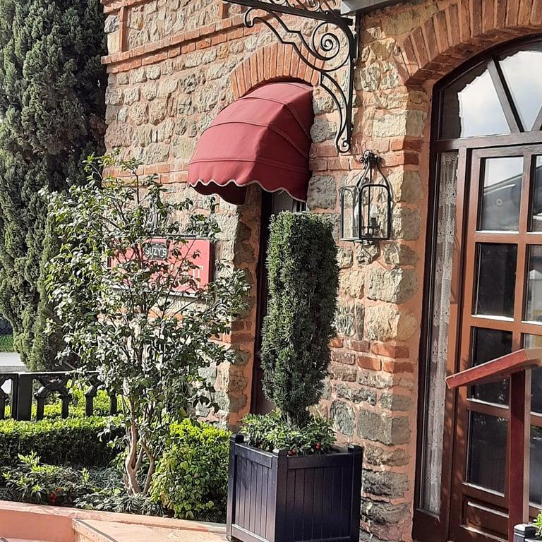 Suzy's Café Du Levant fotoğraf 10
