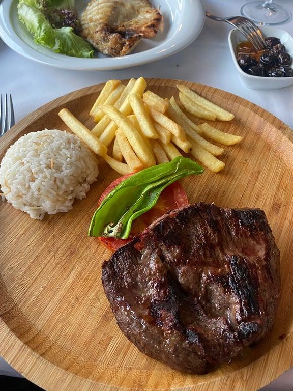 AkıntıBurnu Balık Restoranı | Arnavutköy fotoğraf 3