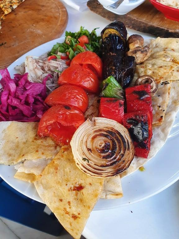 MC Döner Hatay Sofrası - Antik Akdeniz Restaurant fotoğraf 5