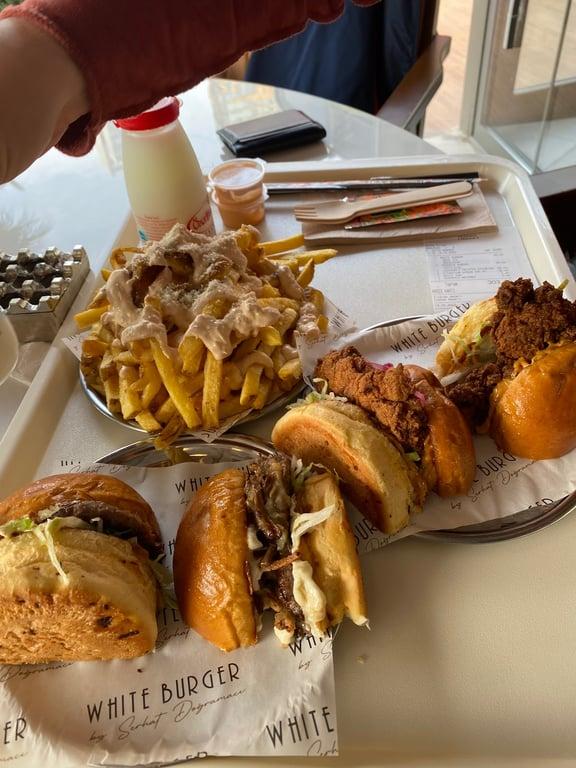 WHITE BURGER by Serhat Doğramacı ATAŞEHİR fotoğraf 3