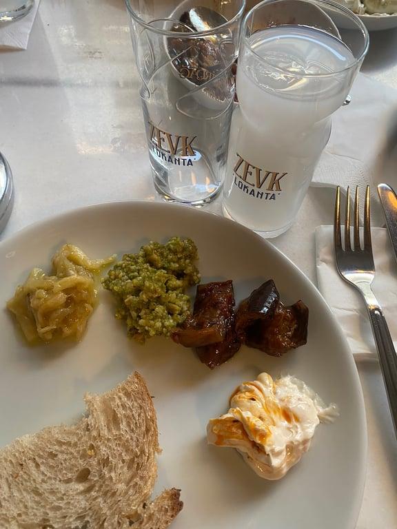 Zevk Lokanta | Bahariye Caddesi fotoğraf 5