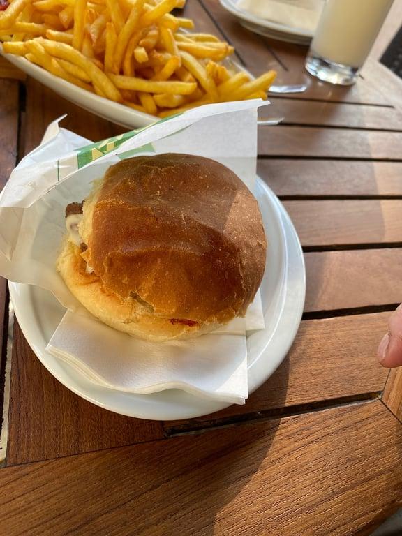 J Burger fotoğraf 16