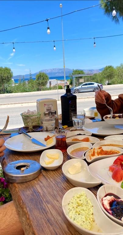 Çeşme Sedir Kahvaltı fotoğraf 1