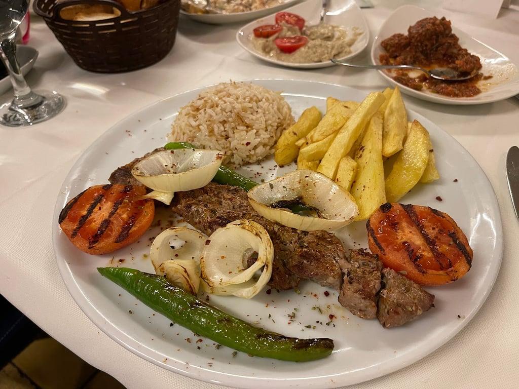 Liman Restaurant Ömer'in Yeri