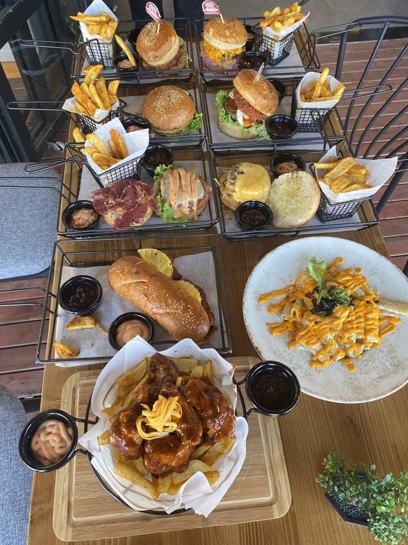 SMOKEY BURGER & KUMRUCU TOMBUL fotoğraf 9