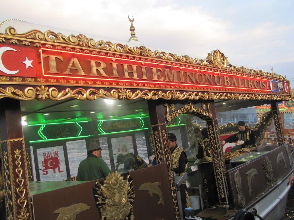 Meşhur Eminönü Balık fotoğraf 6