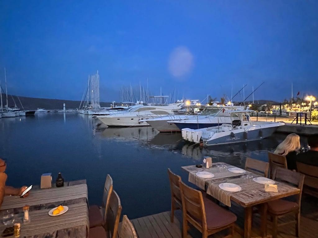 Ferdi Baba Restaurant - MarinAlaçatı fotoğraf 2