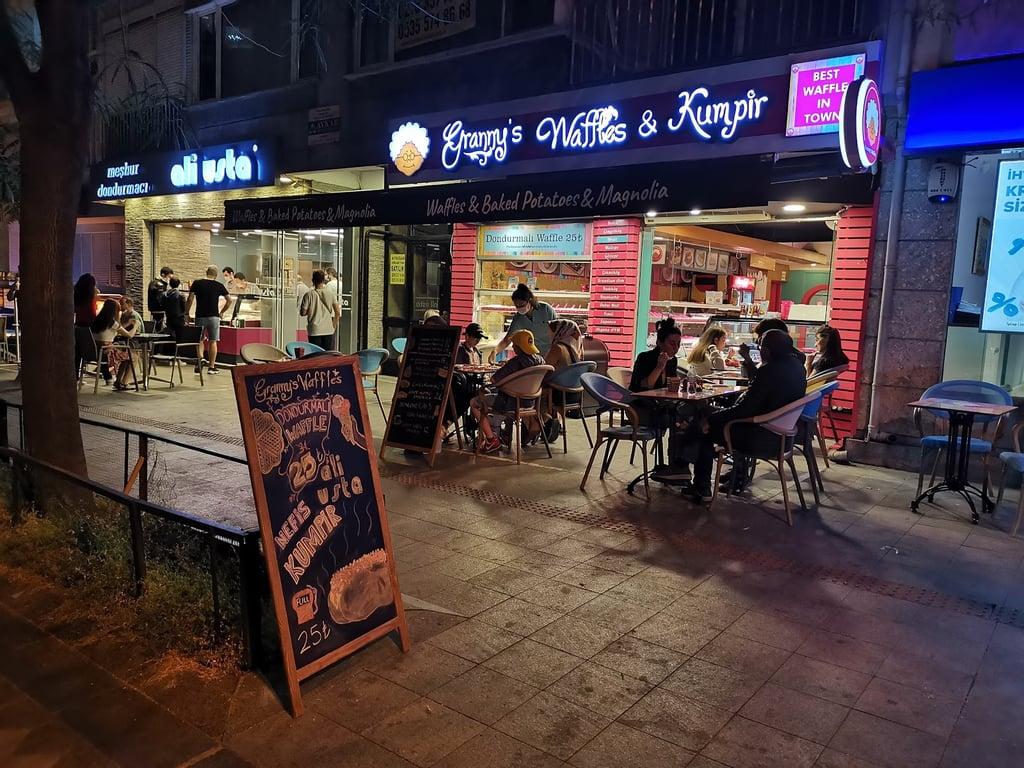 Granny's Waffles Moda fotoğraf 7