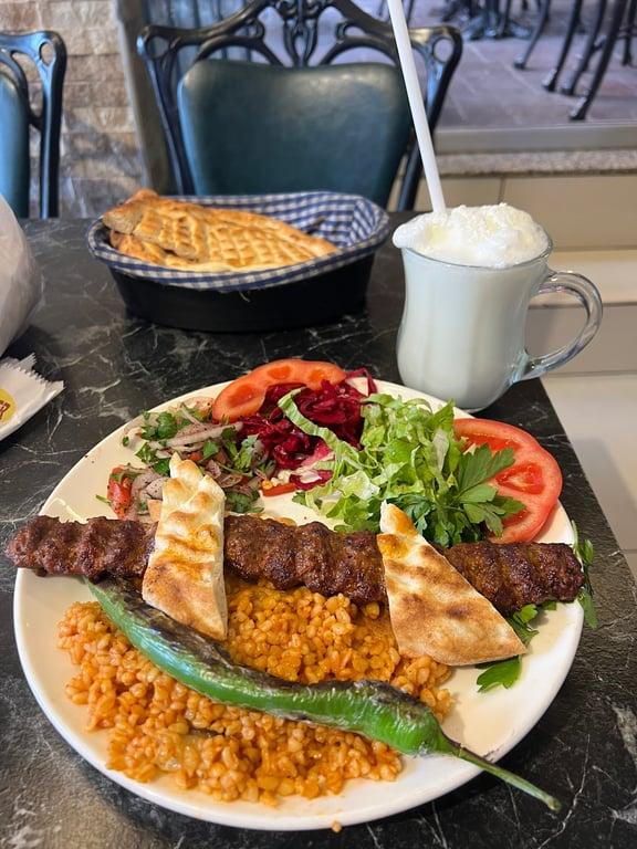 Kardeşler Kebap & Cafe Cihangir - Istanbul fotoğraf 4
