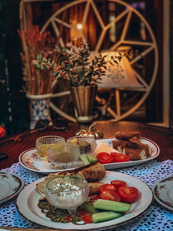 Velvet Cafe, Balat