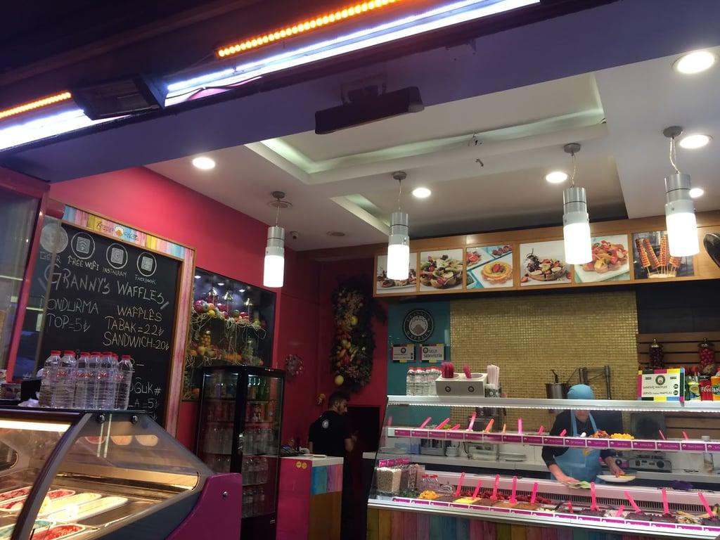Granny’s Waffles & Dondurma fotoğraf 1