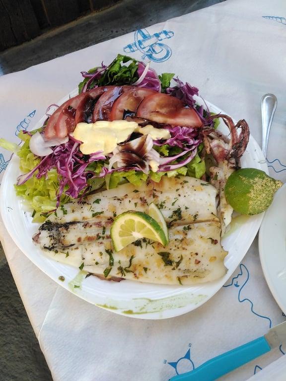 Traditional Taverna fotoğraf 3
