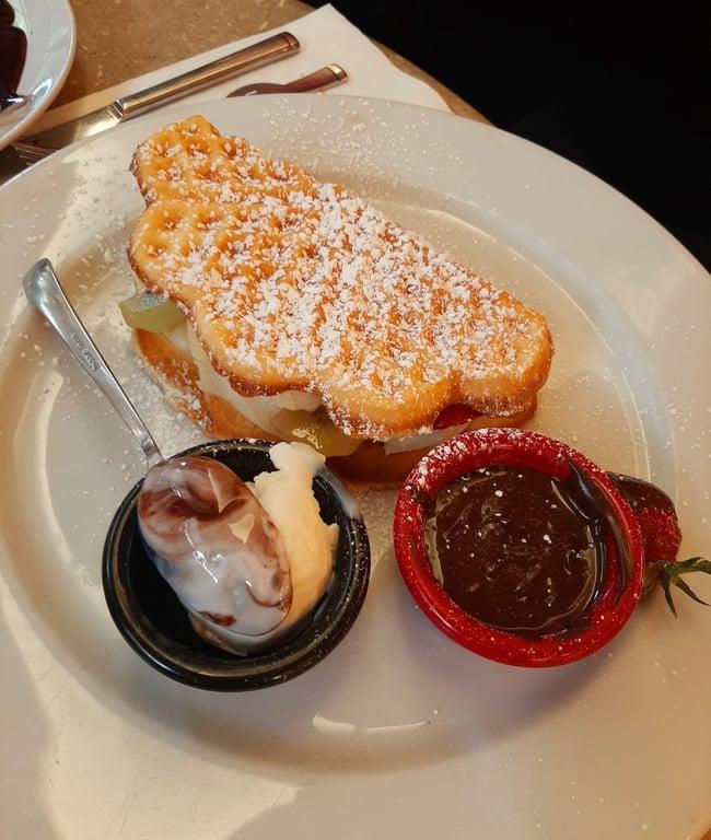 Elizinn Patisserie Restaurant fotoğraf 3