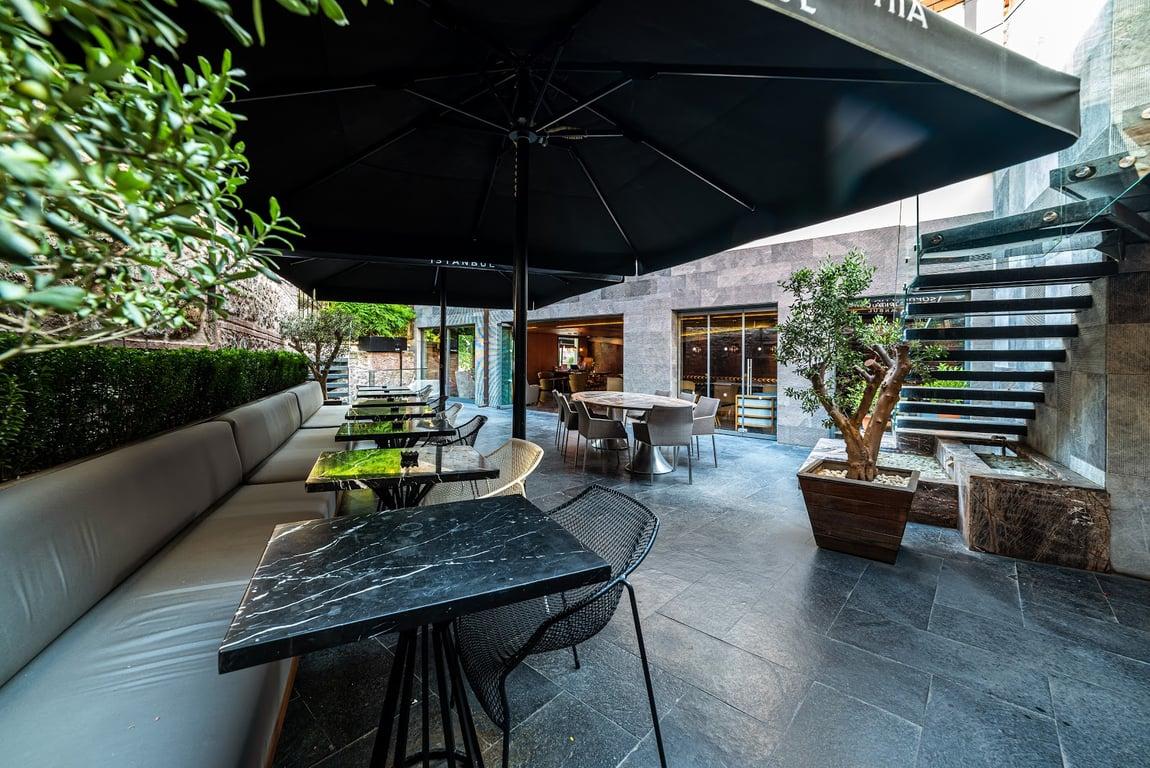 OSH SOPHIA BEER GARDEN