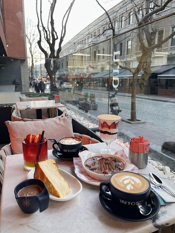 What The Coffee Akaretler fotoğraf 6