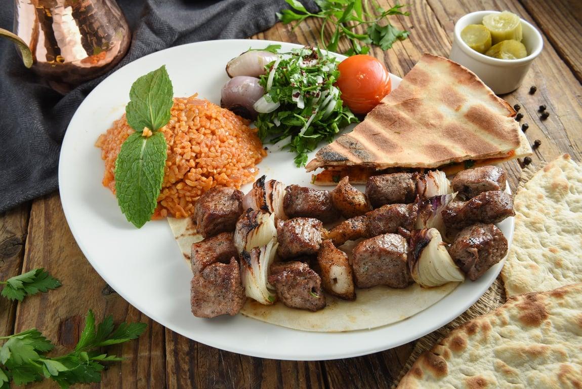 Saruja Restoran fotoğraf 2