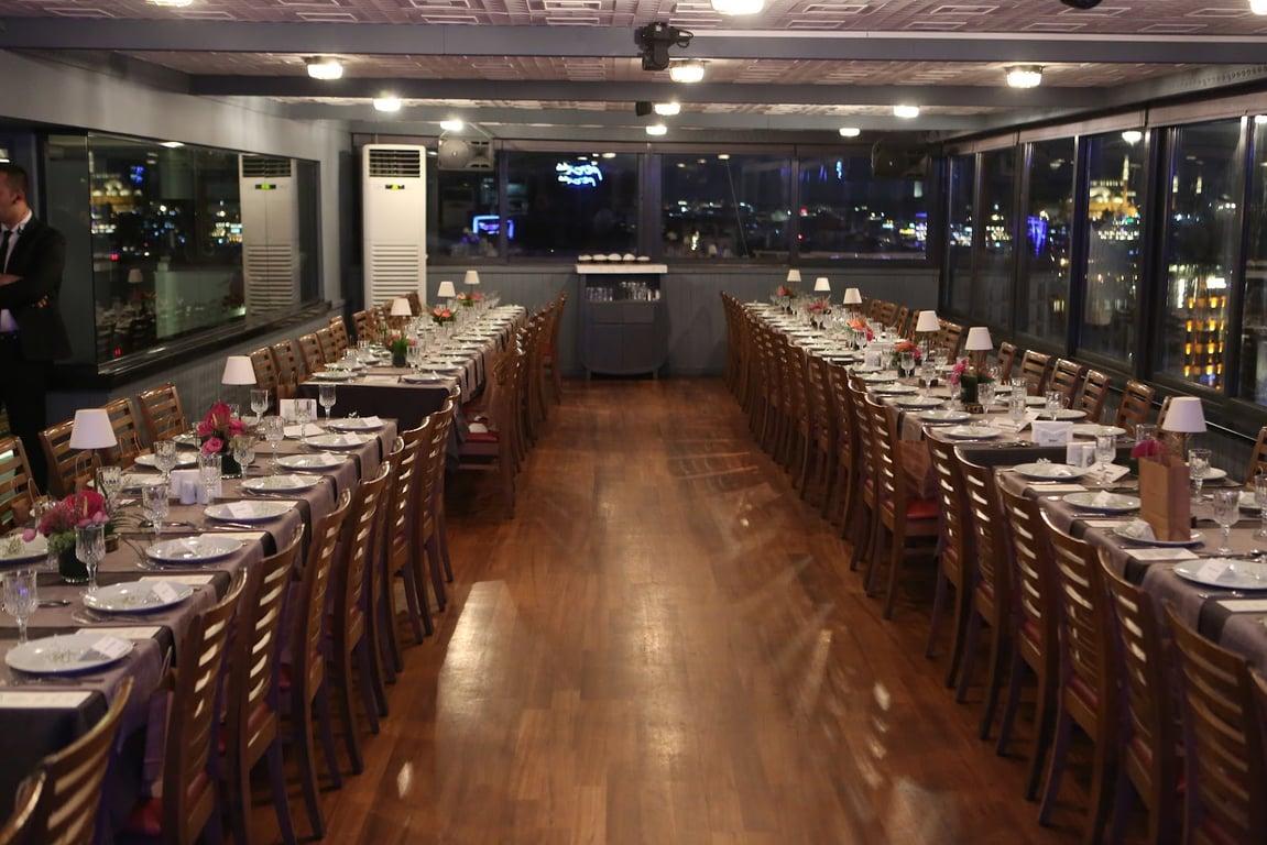 Pera Adali Restaurant Yeni Nesil Live / STAGE