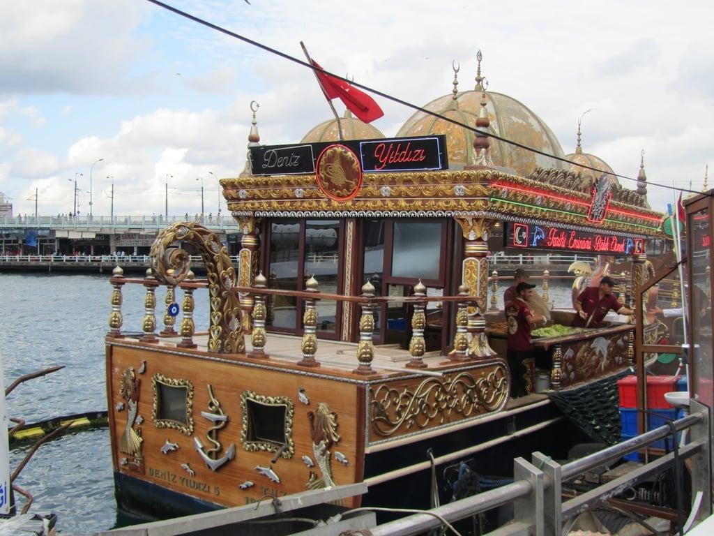 Meşhur Eminönü Balık fotoğraf 3