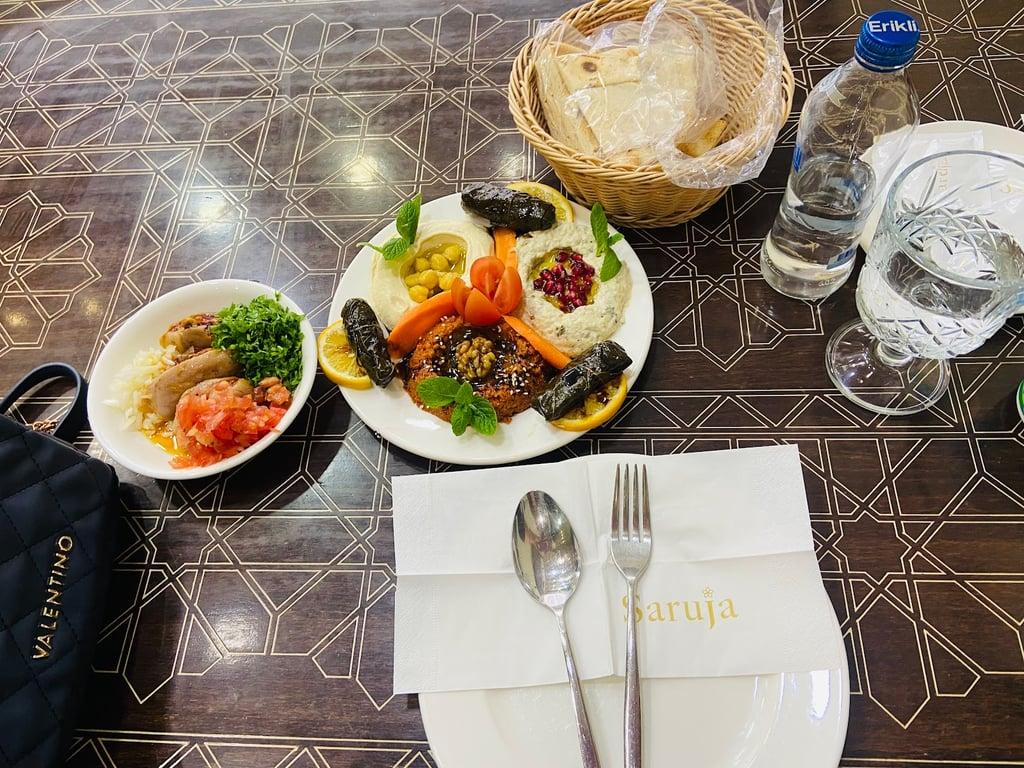 Saruja Restoran fotoğraf 8