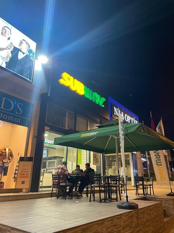 SUBWAY ALTUNİZADE fotoğraf 11