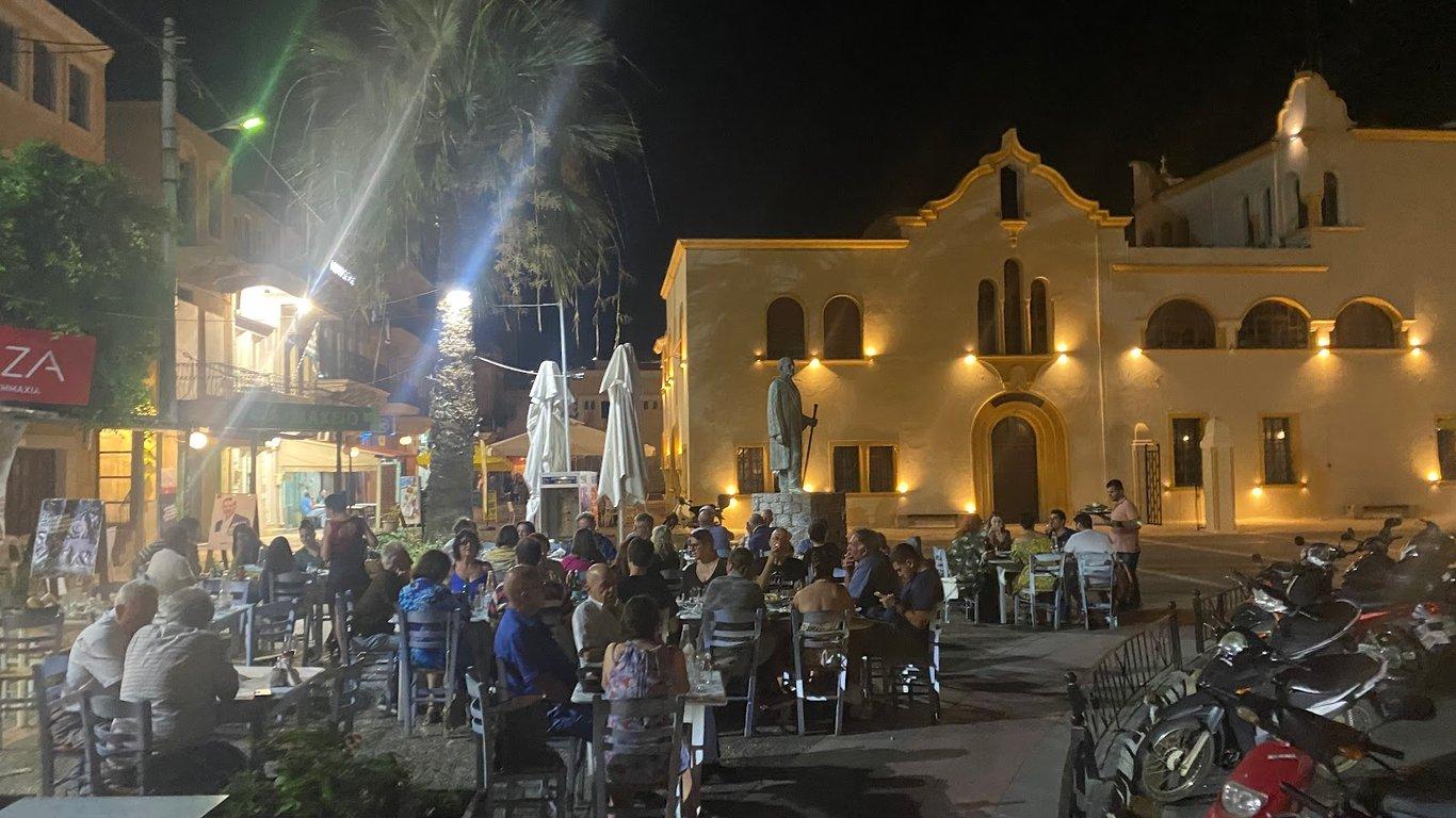 Manias fish tavern fotoğraf 4