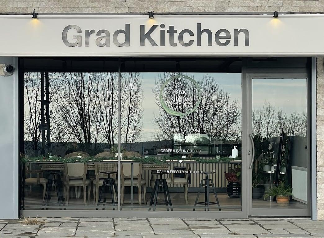 Grad Kitchen