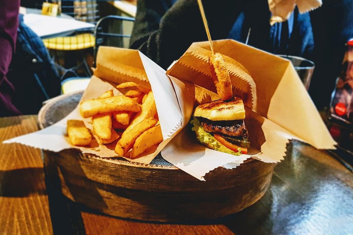 Bazlamadan Burger Ve Yeni Nesil Kahve fotoğraf 2