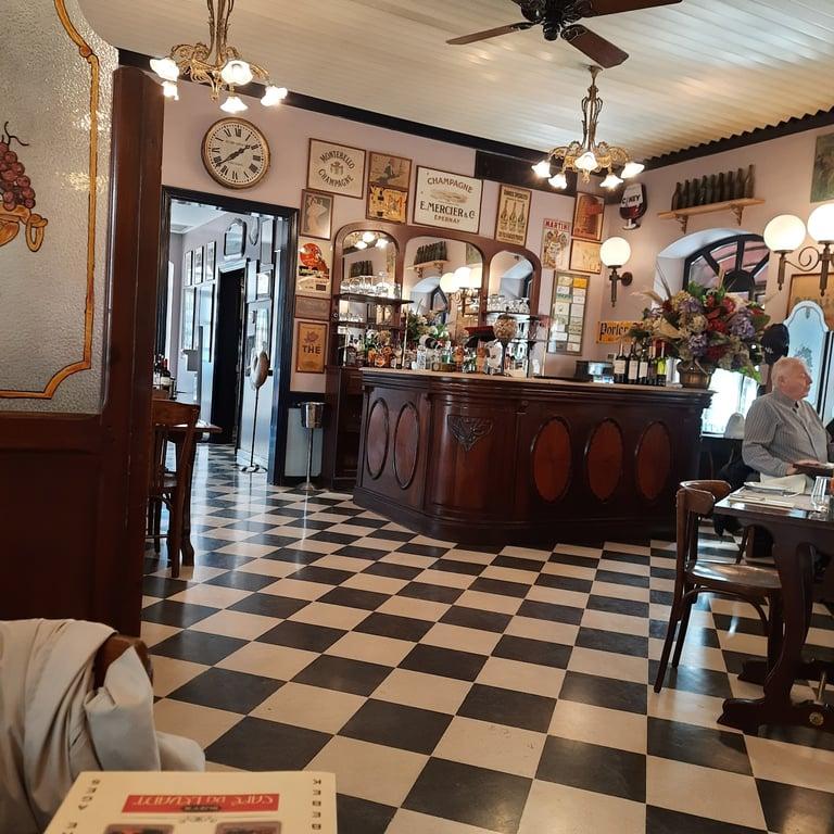 Suzy's Café Du Levant fotoğraf 4