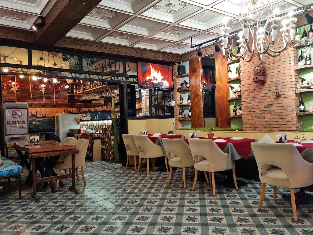 Las Tapas fish and kebap Restaurant